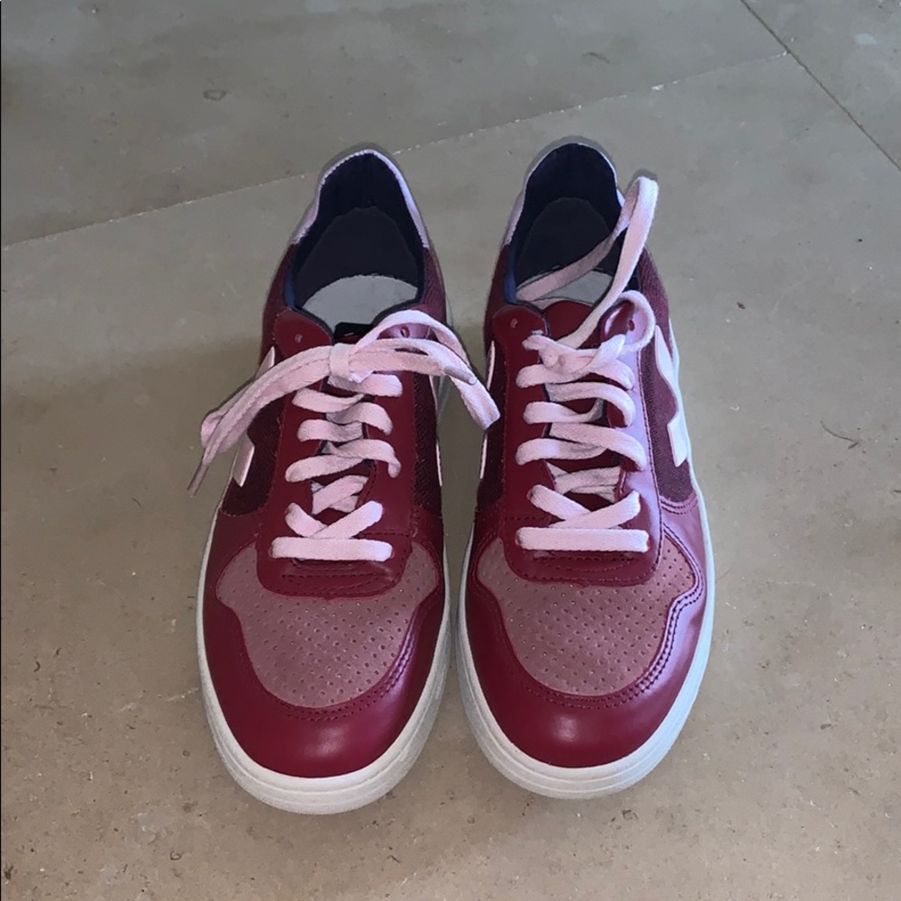 NWOT Vejas